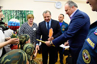 В День защиты детей Министр МЧС России поздравил московских дошколят