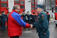 Глава МЧС России лично поздравил столичных пожарных с  наступающим Днем пожарной охраны России