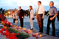 Представители Общественного совета при УВД по ЗАО зажгли «свечи памяти»
