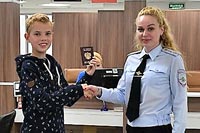 В ОВМ ОМВД России по району Дорогомилово молодым людям вручили паспорта